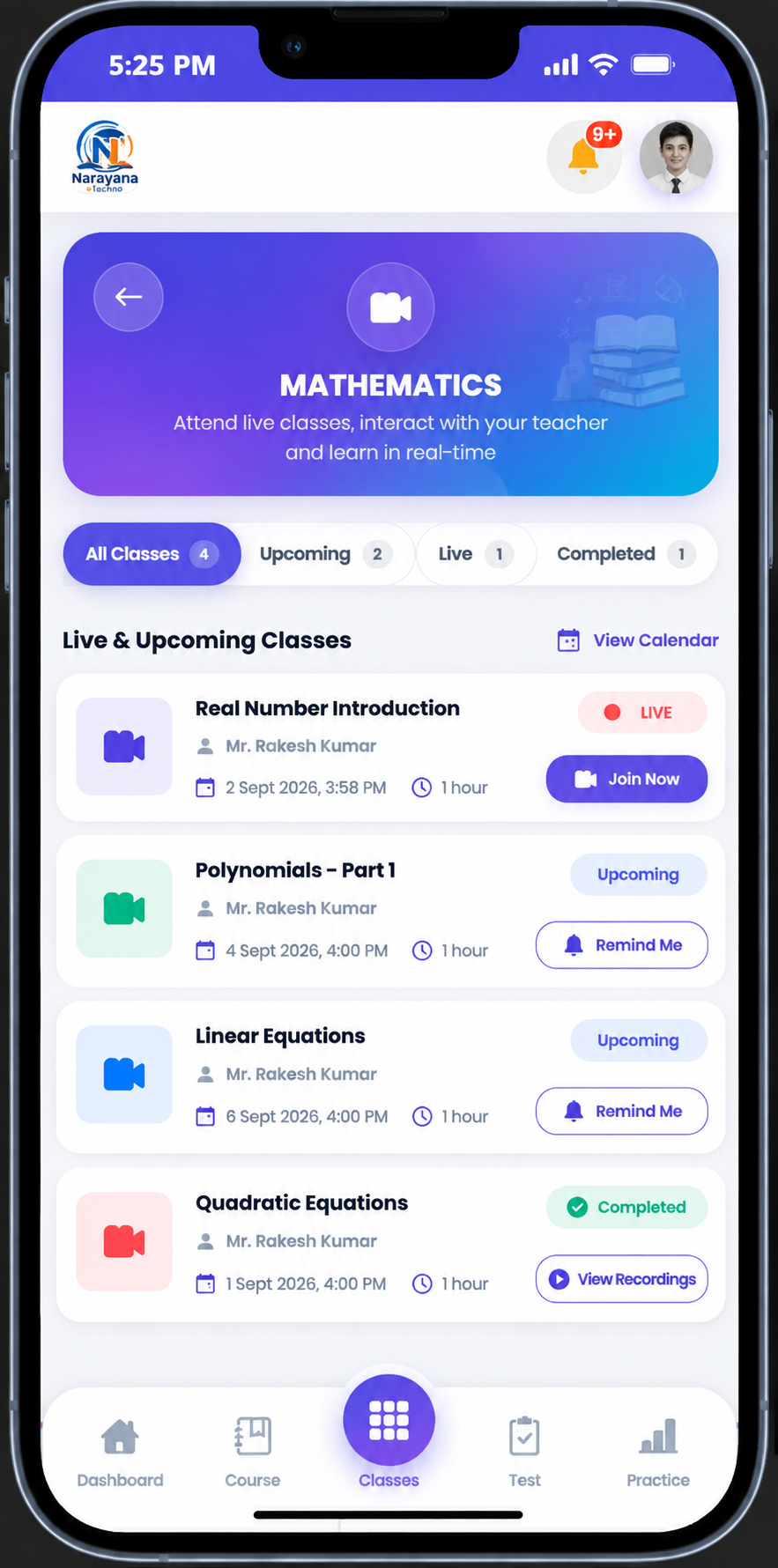 Student joining a live class on the IntelCampus app
